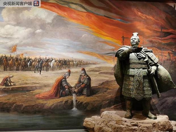 时政新闻眼｜习近平赴甘肃考察调研，首站来到敦煌莫高窟