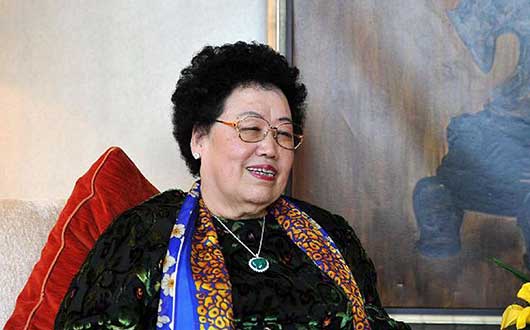 奋斗中国人丨陈丽华：紫檀心，雕琢家国情