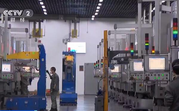 聚焦实体经济 明年普惠型小微企业贷款再增2万亿元