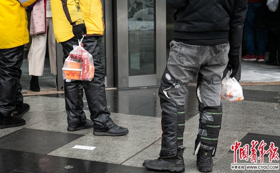 同一个塑料袋线上线下区别对待 电商成&ldquo;限塑令&rdquo;空白地带 