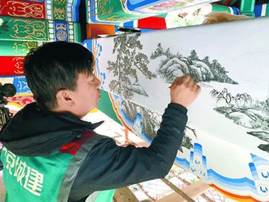 守护37载的古建"美妆"大师 六年数千遍练习打基础