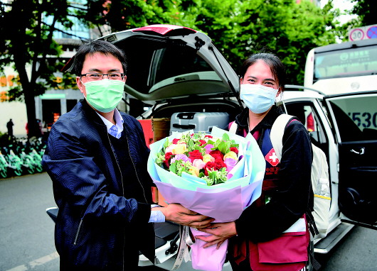 海报上的她，终于回了家 