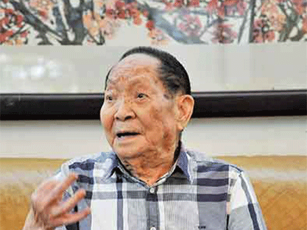 “80后”变“90后”：袁隆平许下生日愿望 