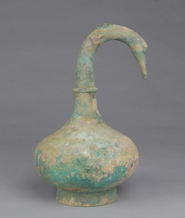 出土青铜壶内有6斤西汉药酒 专家:重金属超标不能喝 国家品牌网