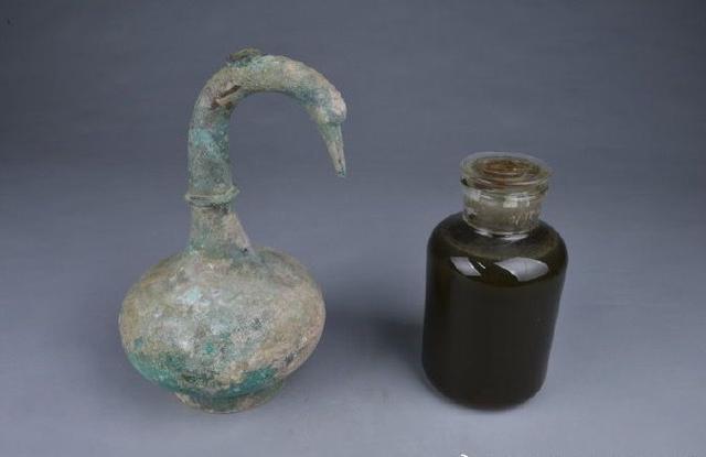 出土青铜壶内有6斤西汉药酒 专家:重金属超标不能喝 国家品牌网