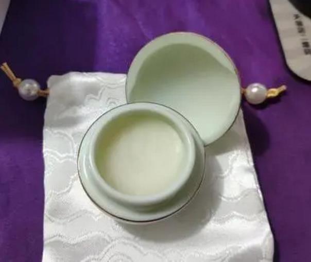 传统香膏物美价廉 可做进口香水&ldquo;平替&rdquo;