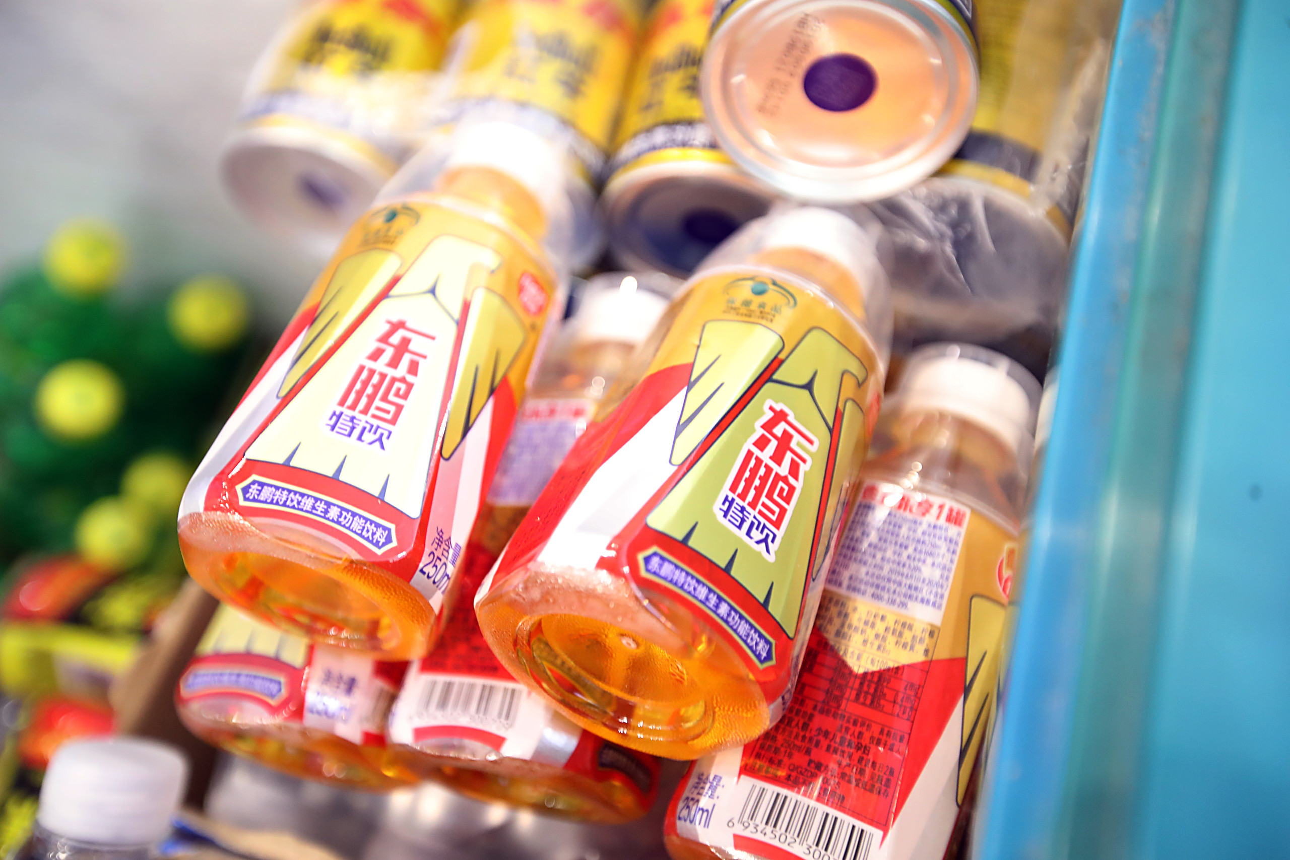 东鹏特饮上市在即 能撬动红牛的地位吗？