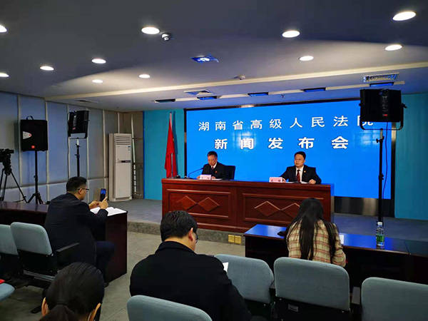 消费者买到假茅台获十倍赔偿 湖南高院通报 