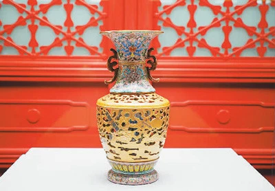 展品增至千余件 瓷器可以&ldquo;上手看&rdquo; 故宫陶瓷馆&ldquo;上新&rdquo;亮点纷呈 