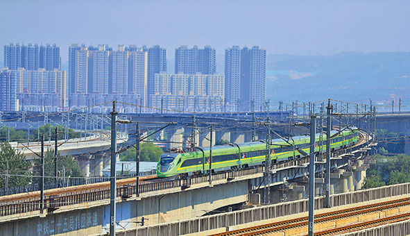 &ldquo;复兴号&rdquo;开进吕梁山，山西地级市实现动车全覆盖 