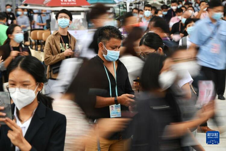 第130届广交会开放大门迎天下客 国家品牌网