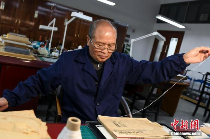 长沙最年长古籍修复师 半世纪修书“复活”历史 国家品牌网