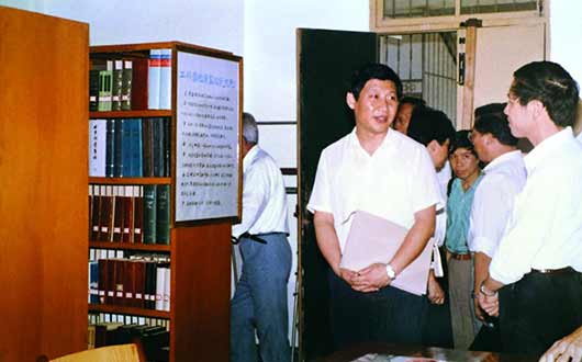 第一观察&middot;瞬间丨一张老照片，传递总书记的深情牵挂