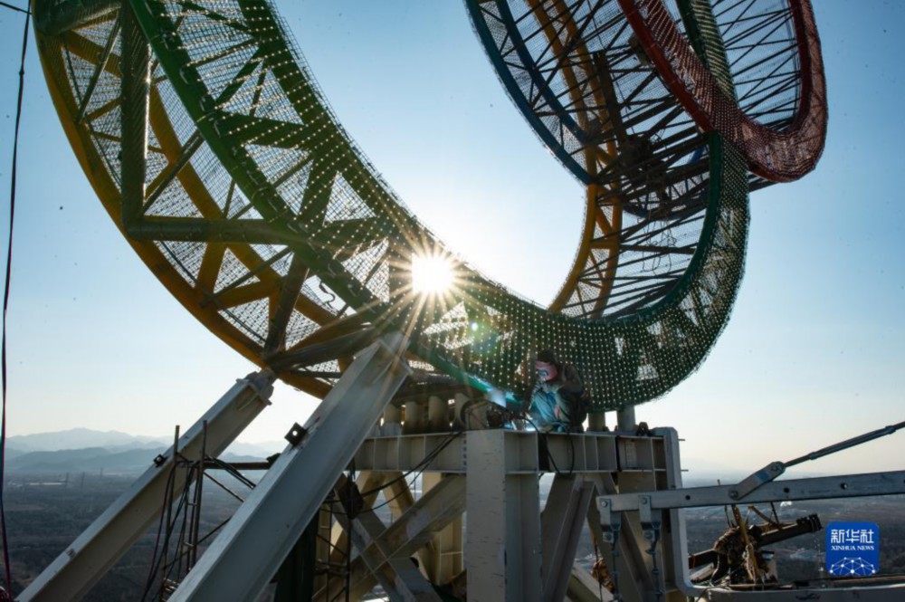 北京:奥运五环景观塔献礼冬奥 国家品牌网