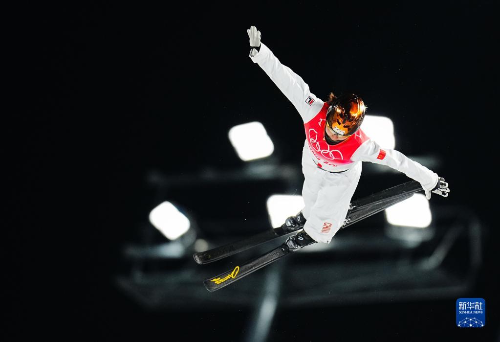 自由式滑雪女子空中技巧决赛：中国选手徐梦桃夺冠  国家品牌网
