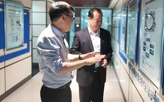 李刚总编辑参观国家食品质量检验检测中心