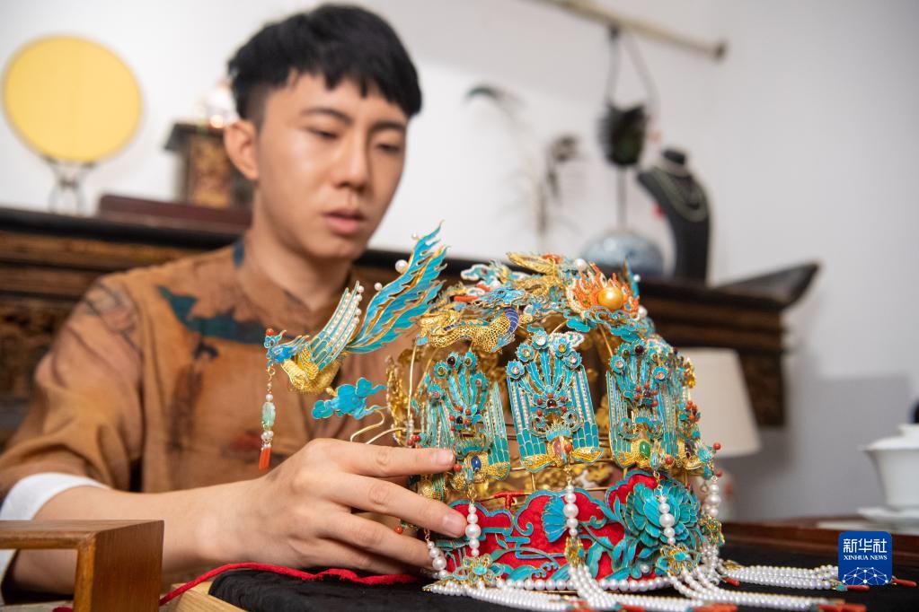 重庆小伙辜国强：传承中国传统手工艺  国家品牌网