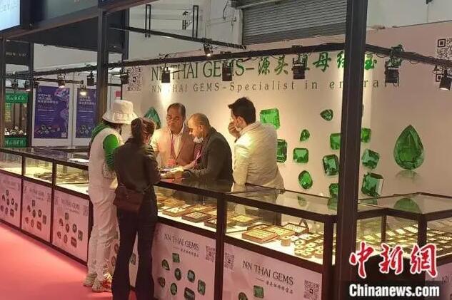 翡翠、红蓝宝，涨价幅度超黄金！值得投资吗？