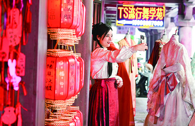 解码胖东来：何以“出圈”又“出彩” 