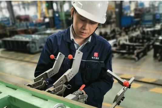 消失的工具折射“智造”之变 