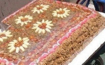 路边切糕成本100卖四五千 大肠杆菌超标300倍