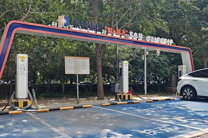 新华视点｜超充建设提速 以后充电能否像加油一样方便？