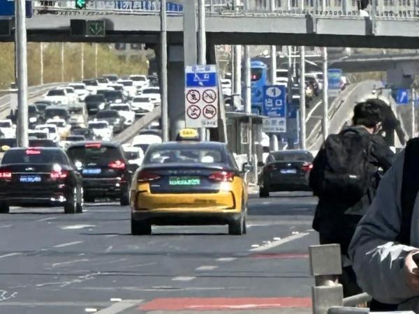 多地取消出租车司机户籍限制，&ldquo;松绑&rdquo;的下一步是什么？