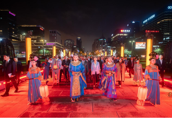 陕西西安举行仿古入城仪式，献礼文化遗产数字化论坛 