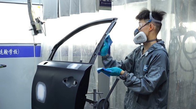 &ldquo;00后&rdquo;全国技能大赛选手 毫厘之间铸就梦想