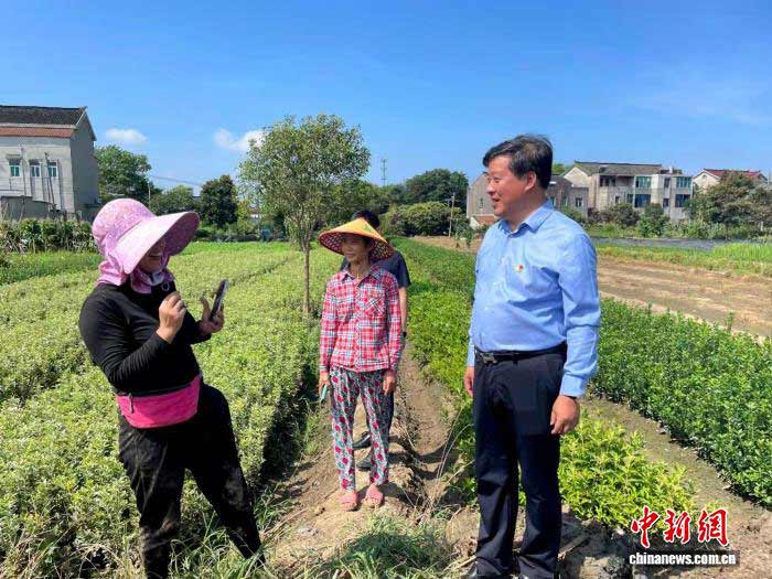 青春华章｜以水为脉青春作歌：江苏葛庄村“治水书记”的乡土实践