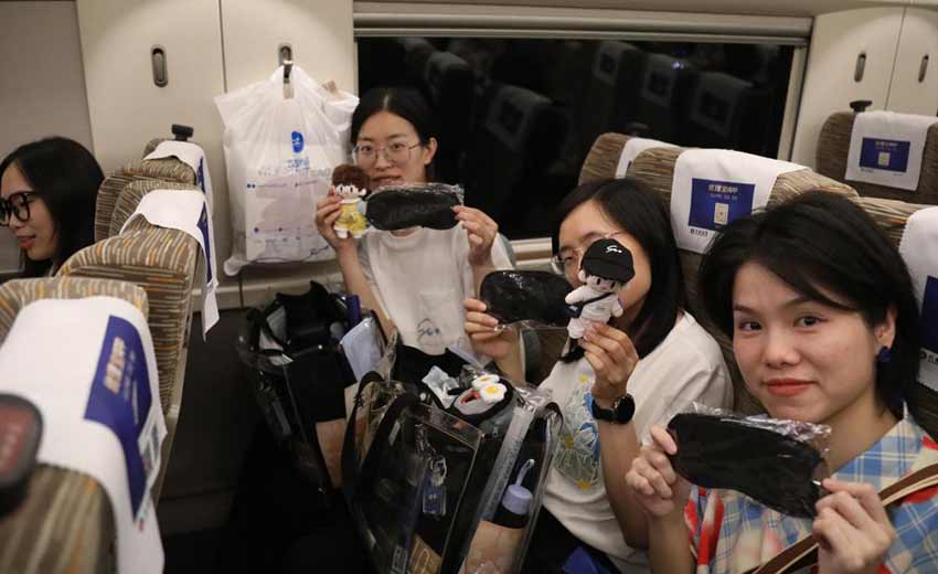 &ldquo;歌迷专列&rdquo;，浪漫启程