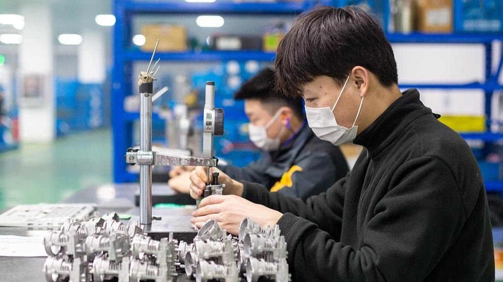 《职工带薪年休假条例》将修订 涉就业、社保等政策将出台