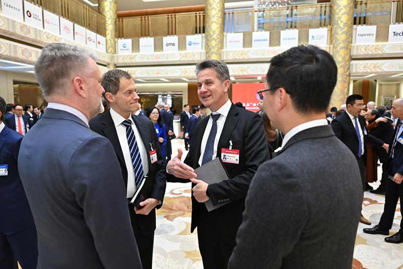 新华鲜报｜近百家跨国公司齐聚！中国机遇赋能全球