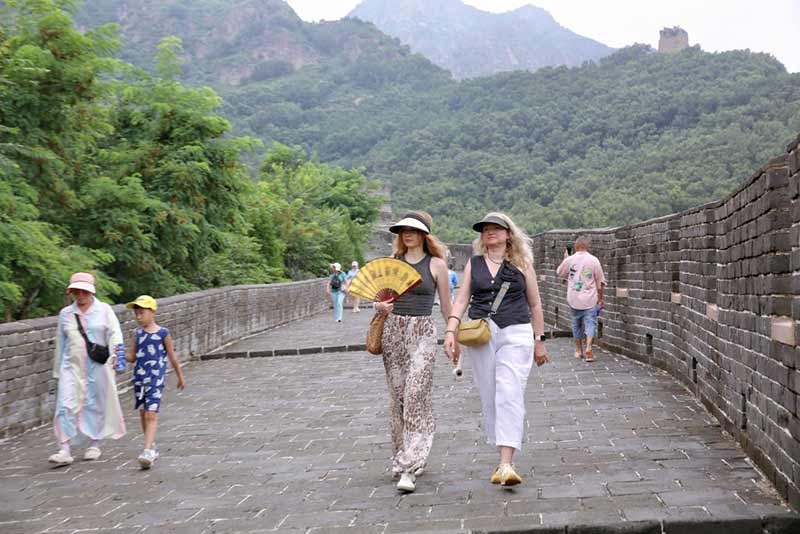 China Cool盛夏出圈丨吹海风、登长城、看非遗&mdash;&mdash;老外爱上秦皇岛 